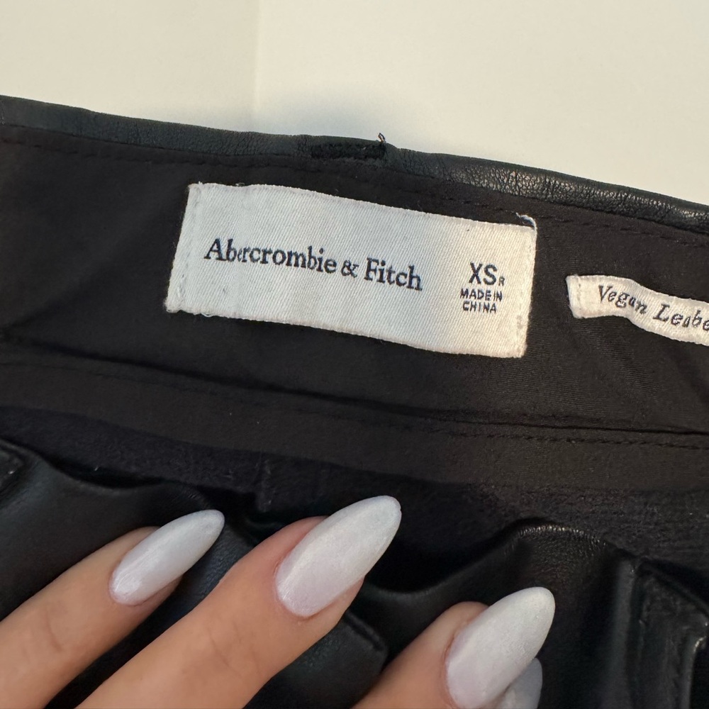 Beautiful Set 👖👚 - Picture 6 of 9